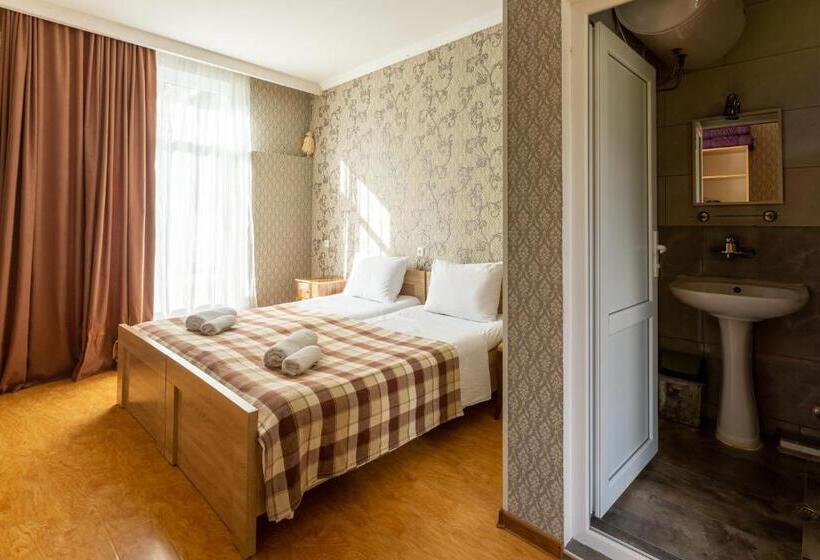 اتاق استاندارد, Level