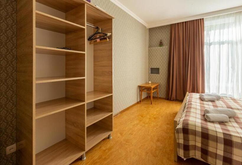 اتاق استاندارد, Level