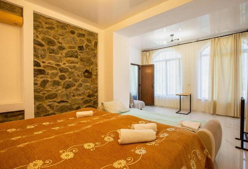 Standard Triple Room with Terrace, Level