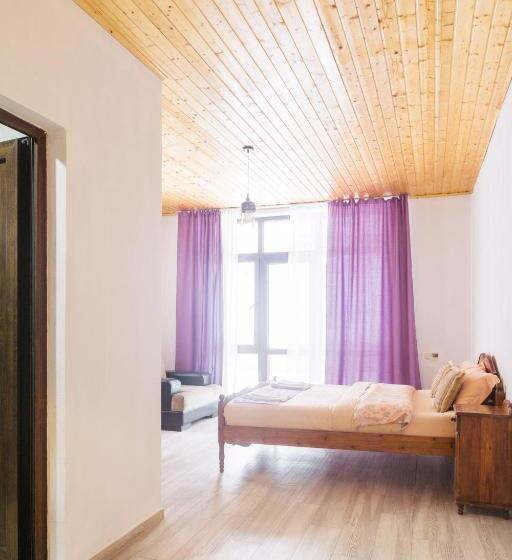 اتاق استاندارد با چشم‌انداز باغ, Level