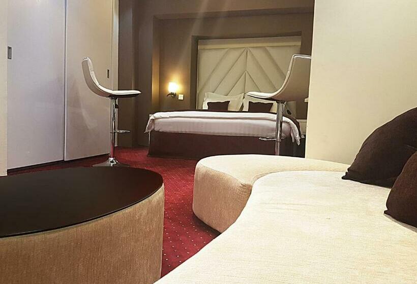 Люкс Повышенной Комфортности, Latheqiya Palace Hotel Suites
