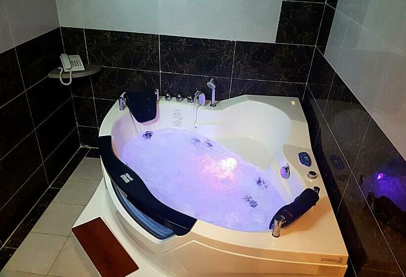 جناح ديلوكس, Latheqiya Palace Hotel Suites