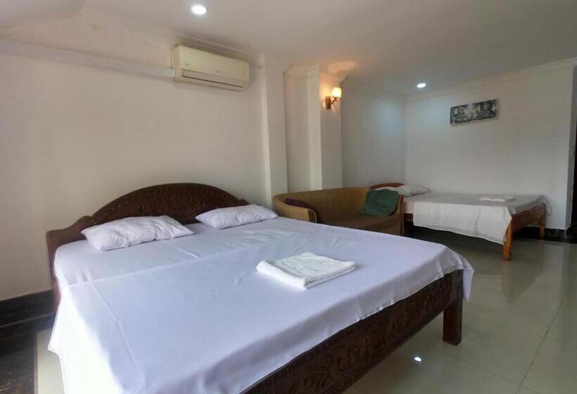 Habitación Triple Estándar, Good Morning Kampot