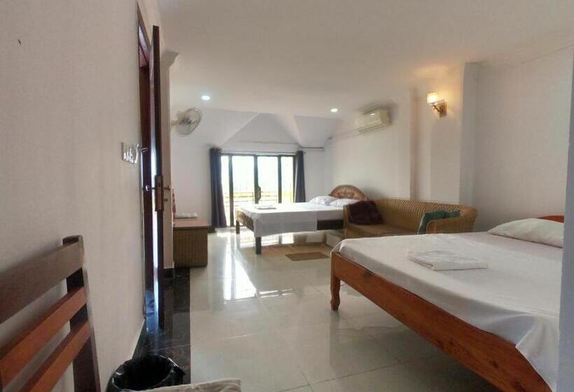 Habitación Triple Estándar, Good Morning Kampot
