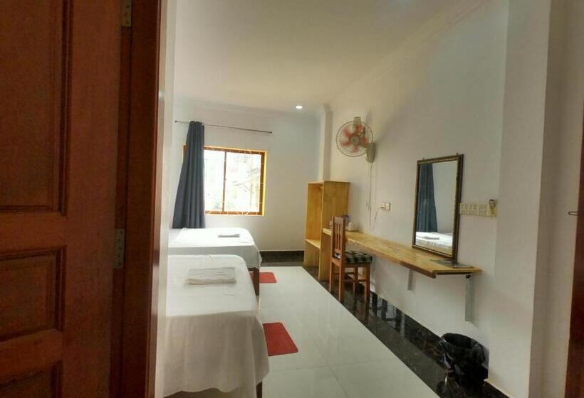 Habitación Triple Estándar, Good Morning Kampot