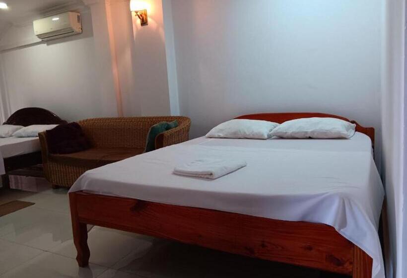 Habitación Triple Estándar, Good Morning Kampot