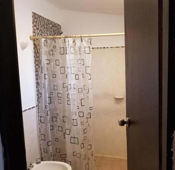 اتاق استاندارد سه نفره, Hostal Asqui Pacha