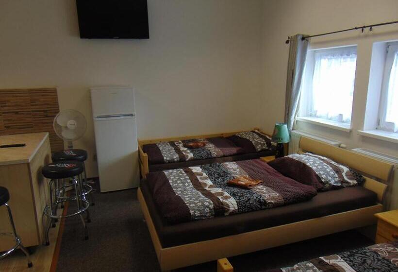 Бунгало Стандарт, Penzion V Ráji