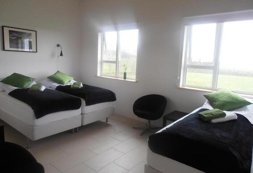 اتاق استاندارد سه تخته با چشمانداز, Giljur Guesthouse