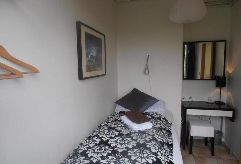 اتاق استاندارد یک تخته با سرویس بهداشتی مشترک, Giljur Guesthouse