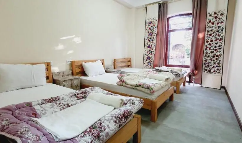 Economy Triple Room, Guest House Ruslan Nurata & Tours