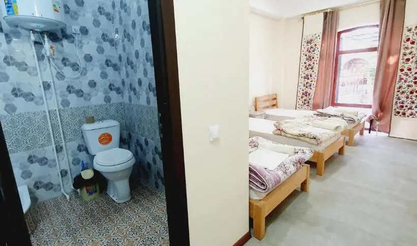Economy Triple Room, Guest House Ruslan Nurata & Tours
