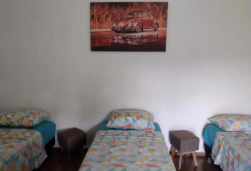 Standaard Vierpersoonskamer met Balkon, Recanto Elohim