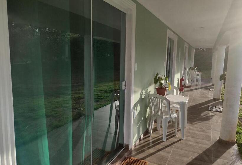 Standaard Vierpersoonskamer met Balkon, Recanto Elohim