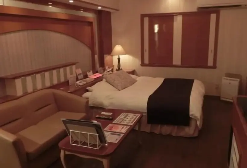 Deluxe Room, Hyper Noah