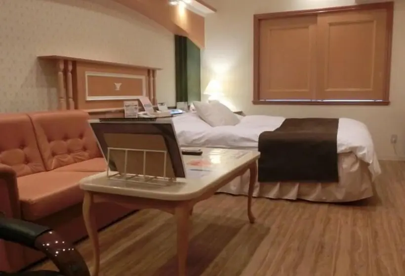 Deluxe Room, Hyper Noah