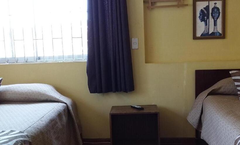 패밀리 룸 공용 욕실, Hostal Tunquelen