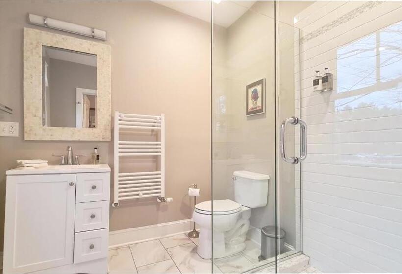 Номер Стандарт, Lakehouse Inn