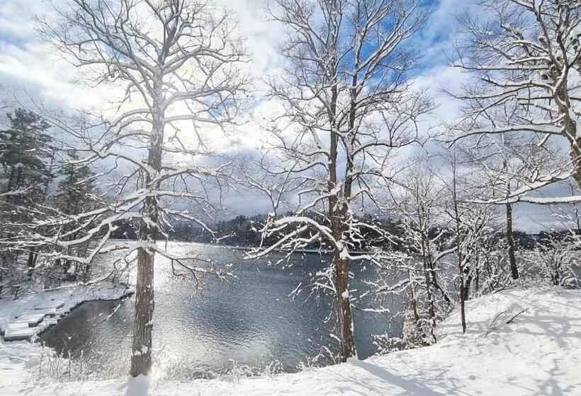 Номер Стандарт Вид на Озеро, Lakehouse Inn