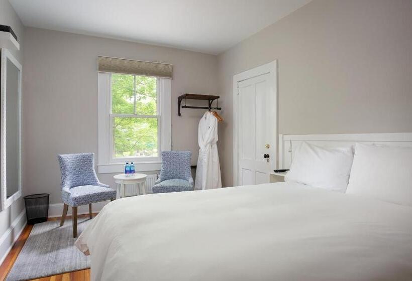 Люкс, Lakehouse Inn