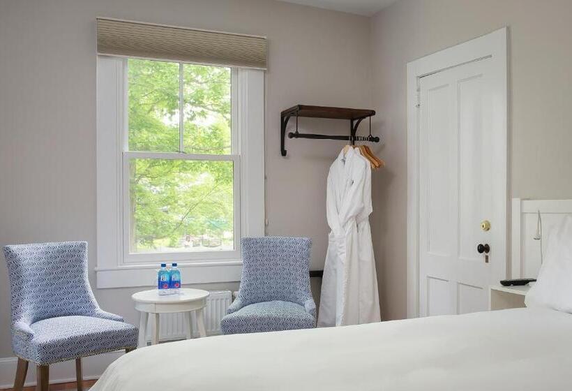 Люкс, Lakehouse Inn