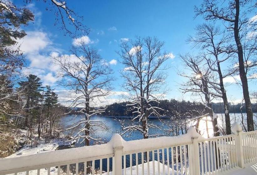 Номер Стандарт Вид на Озеро, Lakehouse Inn