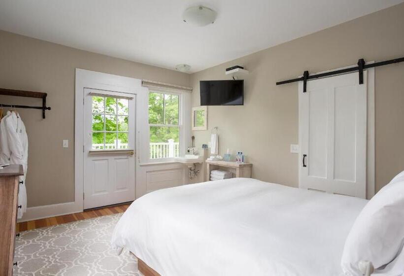 Номер Стандарт Вид на Озеро, Lakehouse Inn