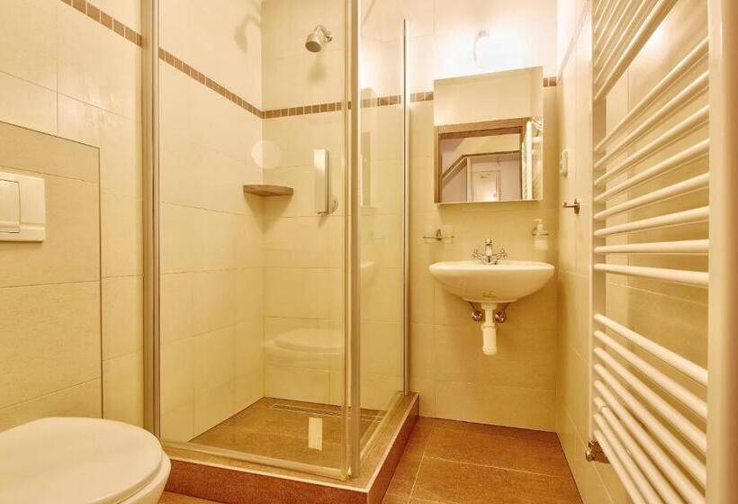 سوییت خانوادگی, Penzion Villa Alena