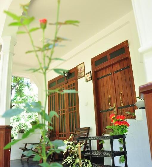 Standardrum Trädgårdsutsikt, Sigiriya Flower Guest