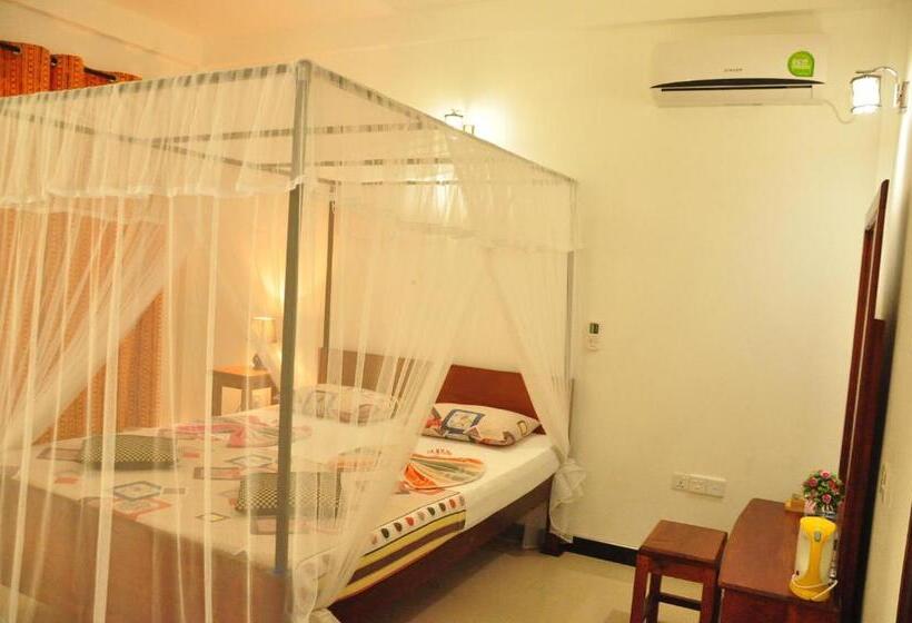 Standardrum Trädgårdsutsikt, Sigiriya Flower Guest