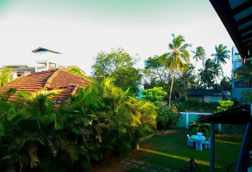 Deluxe Kolmen Hengen Huone, Anila Beach Inn