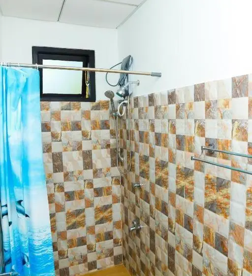 Deluxe Kolmen Hengen Huone, Anila Beach Inn