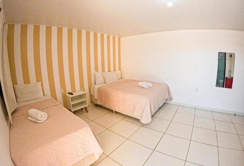 标准三人间, Pousada Paris