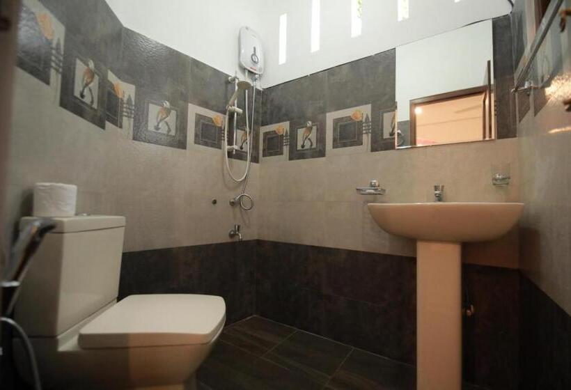 Номер Стандарт с Балконом, Renuka Inn