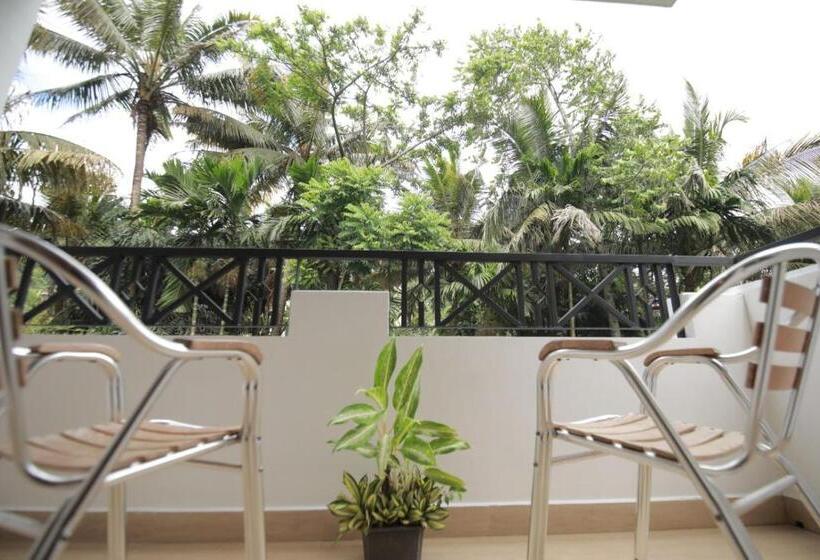 Номер Стандарт с Балконом, Renuka Inn