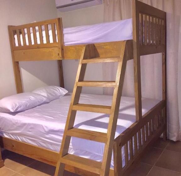 חדר סטודיו סטנדרד, Yamilí