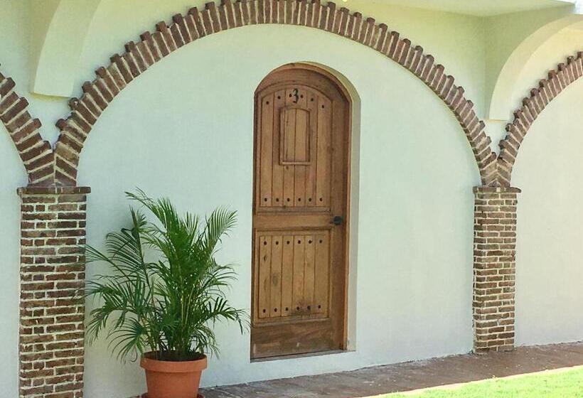 דירת חדר נוף לגינה, Yamilí