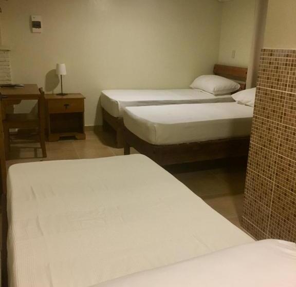 דירת חדר נוף לגינה, Yamilí