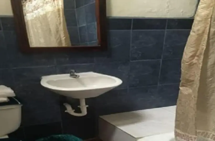 اتاق استاندارد یک تخته با سرویس بهداشتی مشترک, Hostal La Chorrera