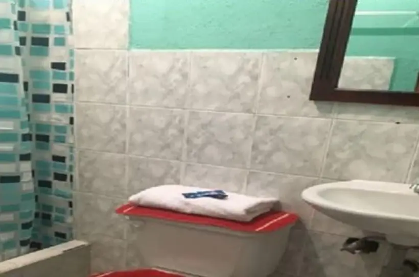 اتاق استاندارد یک تخته با سرویس بهداشتی مشترک, Hostal La Chorrera