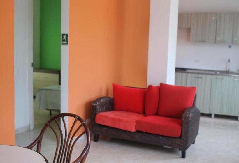 ２ベッドルームアパートメント, Roxi S Place