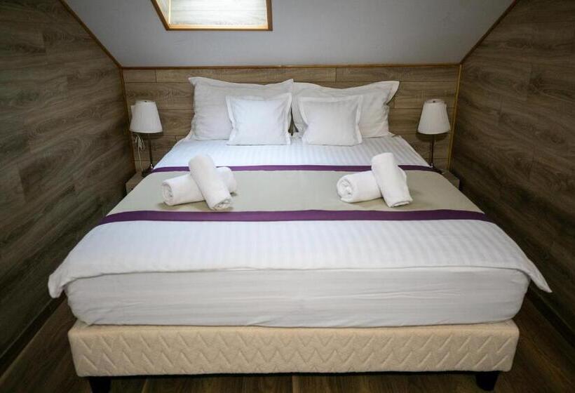 ペントハウスルーム, Crema Residence