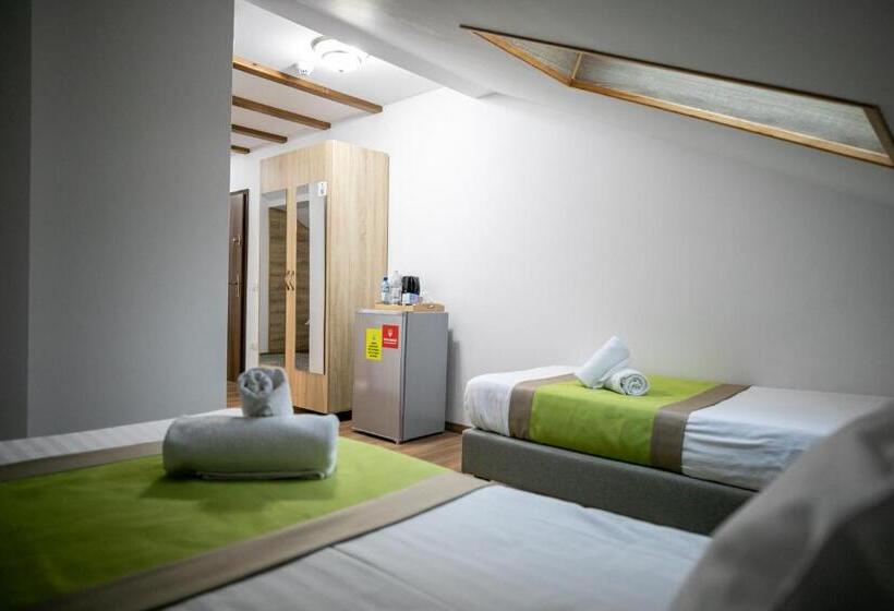 펜트하우스 룸, Crema Residence