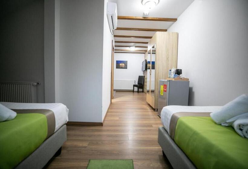 ペントハウスルーム, Crema Residence