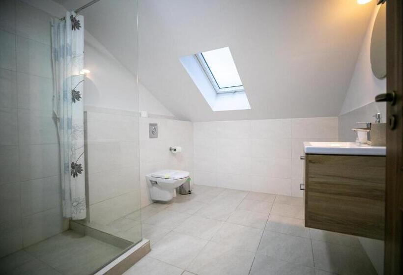 ペントハウスルーム, Crema Residence