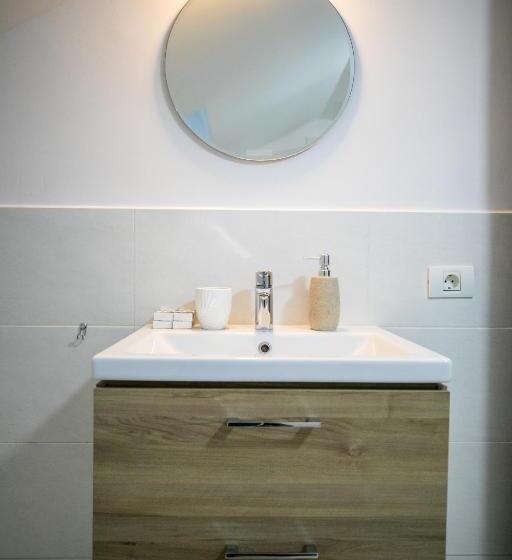 ペントハウスルーム, Crema Residence