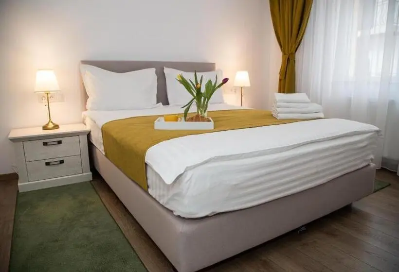 اتاق سوپریور, Crema Residence