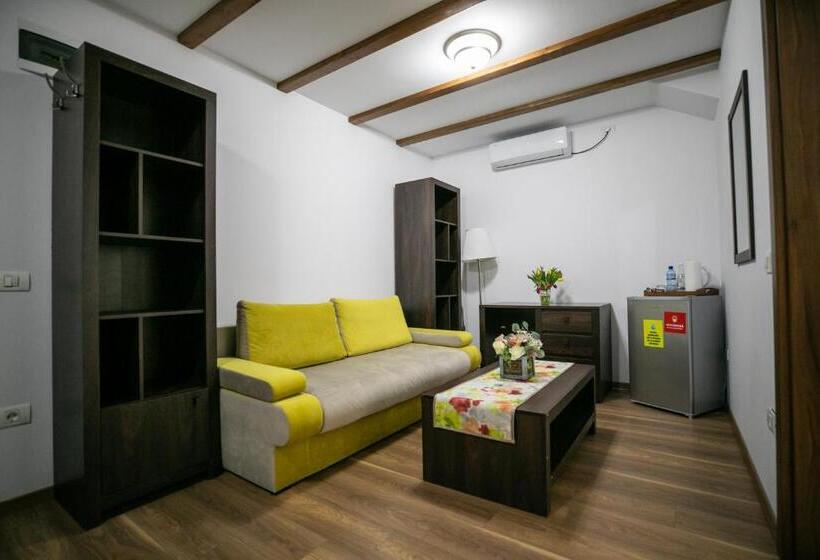펜트하우스 룸, Crema Residence