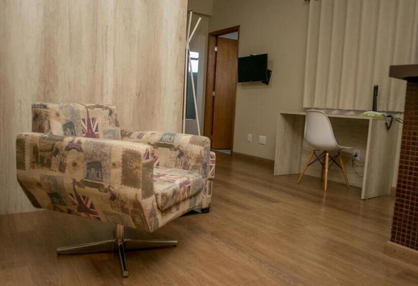 اتاق خانوادگی, Flat Almaru   Marília