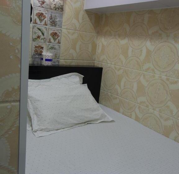 اتاق استاندارد سه نفره, Dutch Hostel